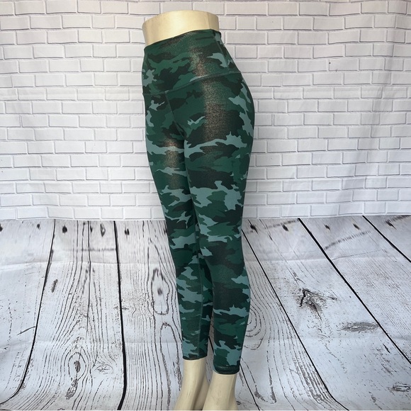 Beyond Yoga Glittery Camouflage High Rise Leggings Women’s Size Medium EUC - Picture 2 of 12